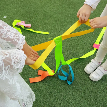 Vaikų saugos virvė darželio mokyklai, apsauganti nuo pametimo nailono traukos virvė, ikimokyklinio amžiaus vaikų eilė, spalvinga virvė