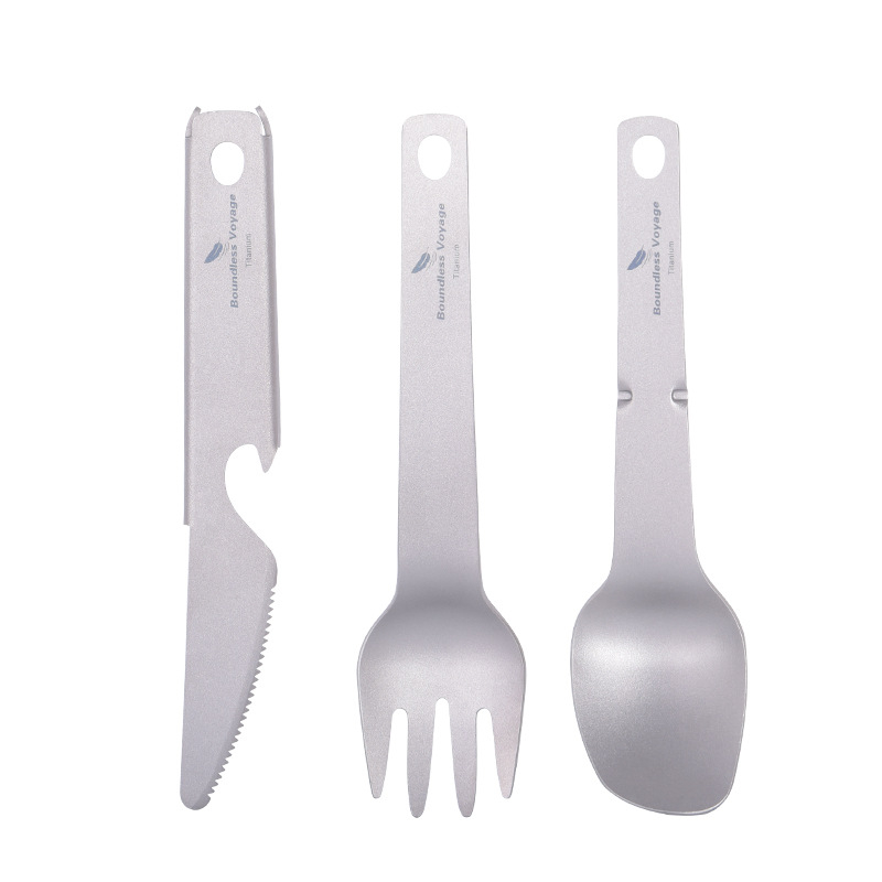 „Biwei“ gryno titano lauko stalo reikmenys, nešiojamas šaukštas, stovyklavimo šakutė, stovyklavimo stalo peilis, butelių atidarytuvas, 4 viename šaukštų laikymas