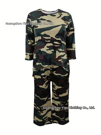 Naiste pluss-suuruses vabaaja ülikond, pluss-suuruses lühike eest ja pikk tagant asümmeetriline ümara kaelusega topp ja lahtised püksid, kaheosaline komplekt