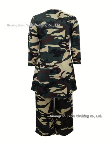 Naiste pluss-suuruses vabaaja ülikond, pluss-suuruses lühike eest ja pikk tagant asümmeetriline ümara kaelusega topp ja lahtised püksid, kaheosaline komplekt