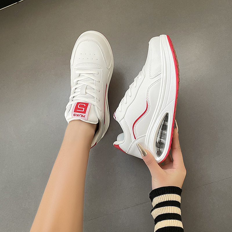 Quanzhou Jinjiang paksu tallaga naiste kingad õhkpadjaga lööke neeldavad kerged naiste kingad nahast pinnaga veekindlad libisemiskindlad kulumiskindlad vabaaja tossud naistele