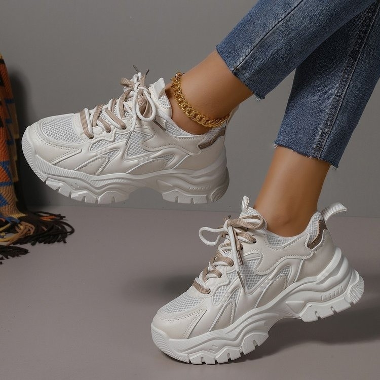 Piiriülese väliskaubanduse moodne Torre kingad naistele 2024 kevad ja sügis uued muffin mugavad paksu põhjaga Joker suurendatud tossud