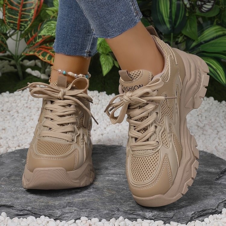 Piiriülese väliskaubanduse moodne Torre kingad naistele 2024 kevad ja sügis uued muffin mugavad paksu põhjaga Joker suurendatud tossud