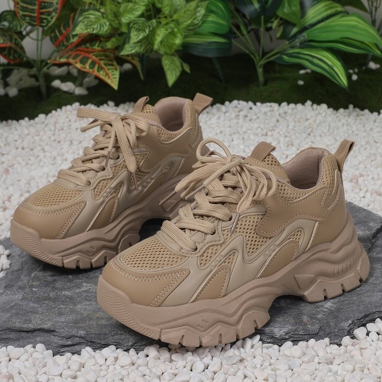 Piiriülese väliskaubanduse moodne Torre kingad naistele 2024 kevad ja sügis uued muffin mugavad paksu põhjaga Joker suurendatud tossud