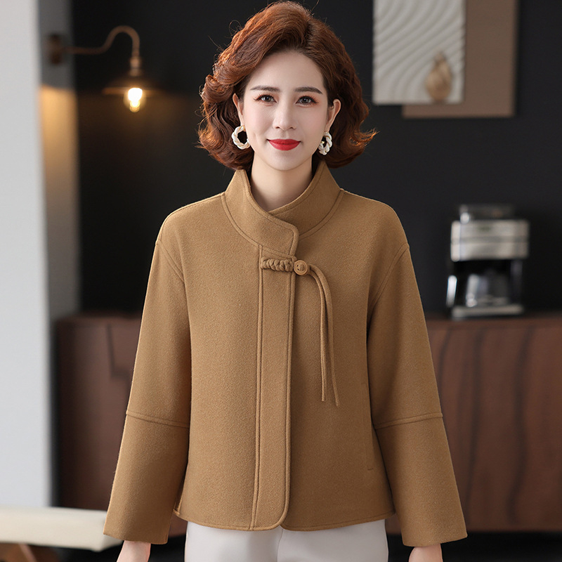 Palton de lână în stil nou de primăvară 2025 pentru mame, cardigan cu nasturi de înaltă calitate în stil chinezesc nou, vânzare en-gros pentru îmbrăcăminte pentru femei de vârstă mijlocie și în vârstă