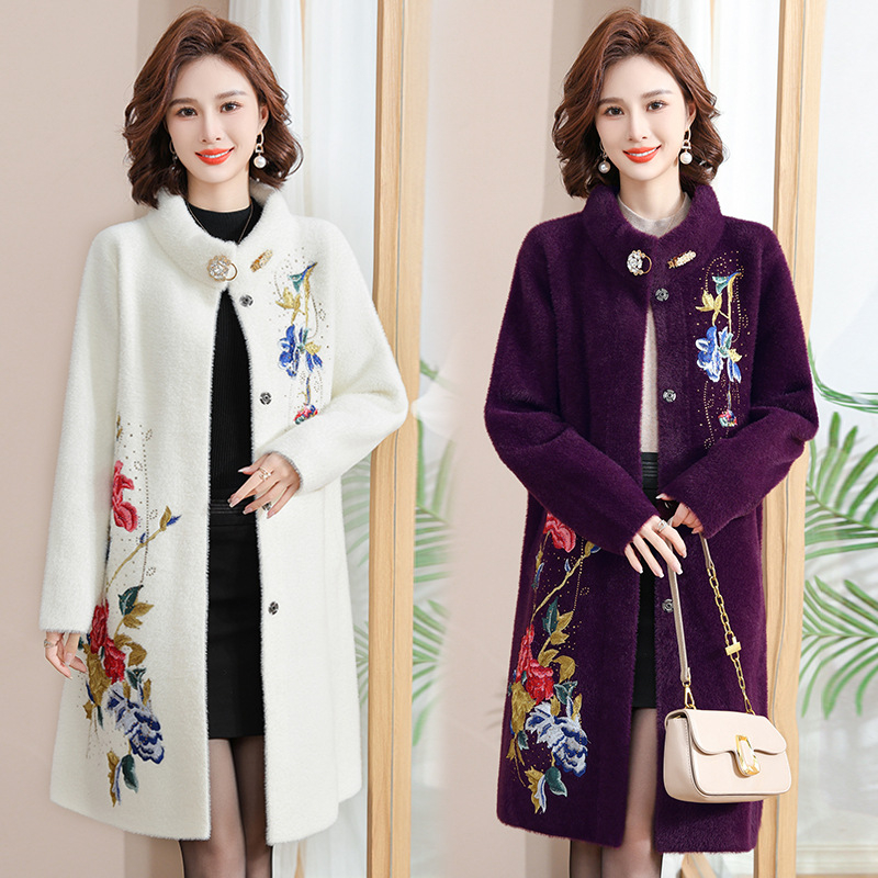 Keskealistele ja eakatele välismaise stiiliga naiste villane mantel, õilsa moe paksu ema pluss-suuruses sügis-talvine naaritsaimitatsioonvillane mantel