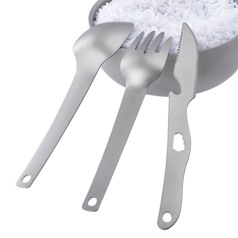 Gryno titano ryžių šaukštas Kempingo peilis ir šakutė Šaukštų rinkinys Daugiafunkcis trijų dalių rinkinys Titano šakutės Titano šaukštas Titano peilis Titano stalo įrankiai