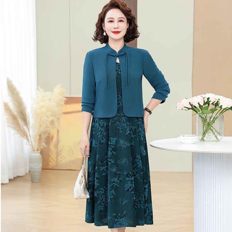 2024. aasta kevad- ja sügisene uus Xi ämma pulmakleit, üllas kaheosaline ülikond, naissoost ema osaleb pulmakleidis