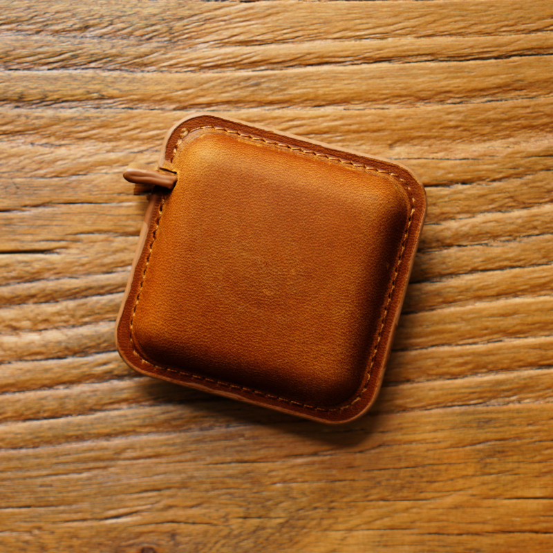 Rankų darbo, tarpvalstybinė „Crazy Horse“ odos mini liniuotė, viršutinio sluoksnio karvės odos traukimo liniuotė, vintažinė, matavimo drabužių traukimo liniuotė, odinė pakabuko juosta