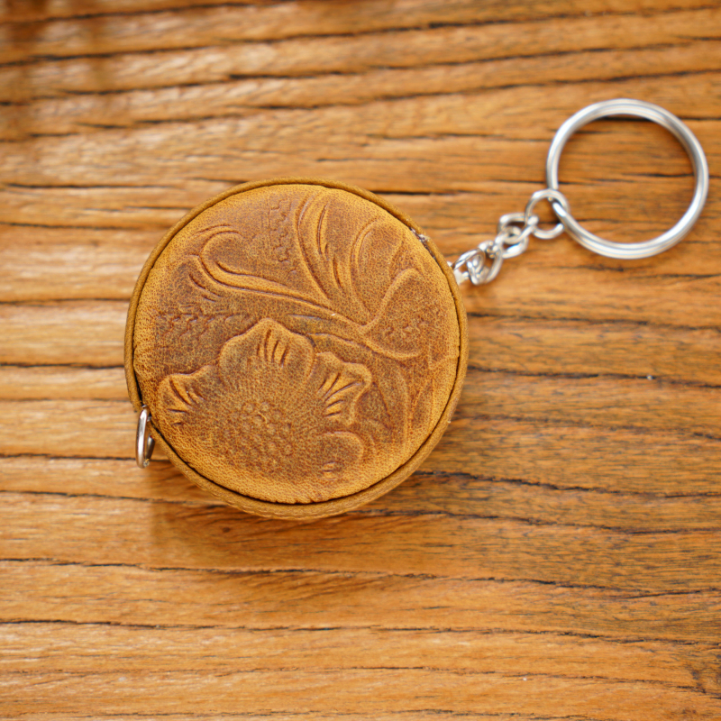 Rankų darbo, tarpvalstybinė „Crazy Horse“ odos mini liniuotė, viršutinio sluoksnio karvės odos traukimo liniuotė, vintažinė, matavimo drabužių traukimo liniuotė, odinė pakabuko juosta