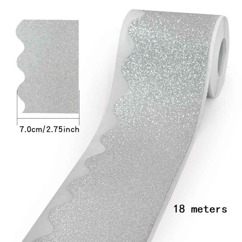 18 m rull sädelevaid kuldseid ja hõbedaseid kleebiseid, läikiva äärisega teadetetahvli kleebiseid, lainelisi dekoratiivkleebiseid