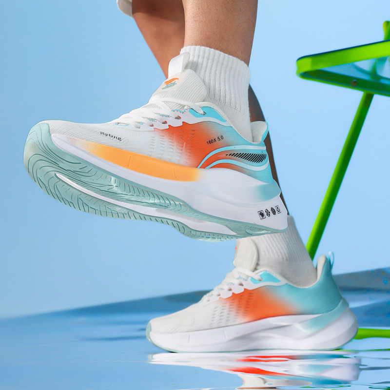 Süsinikplaadiga ülikerged Juka hingavad jooksujalatsid paaridele, spordile, lööke neelavad füüsilise testi jalatsid, õpilastele, õues kasutamiseks, võidusõiduks, meestele.