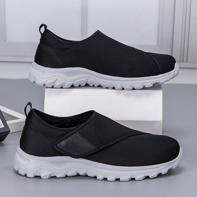 Eakate jalanõud, Naiste jalanõud keskealistele ja eakatele inimestele paistes jalgadega, pöidla valgus, paistes rasvased jalad, ema jalanõud, suhkrusõbralikud jalanõud