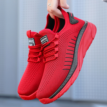 Vīriešu apavi ar starpvalstu dropshipping piegādi. Vasaras jauni, moderni apavi. Vīriešu sporta apavi, elpojoši, mīkstas zoles skriešanas apavi ar sietu un elpojošu audumu. Ikdienas skriešanas apavi.