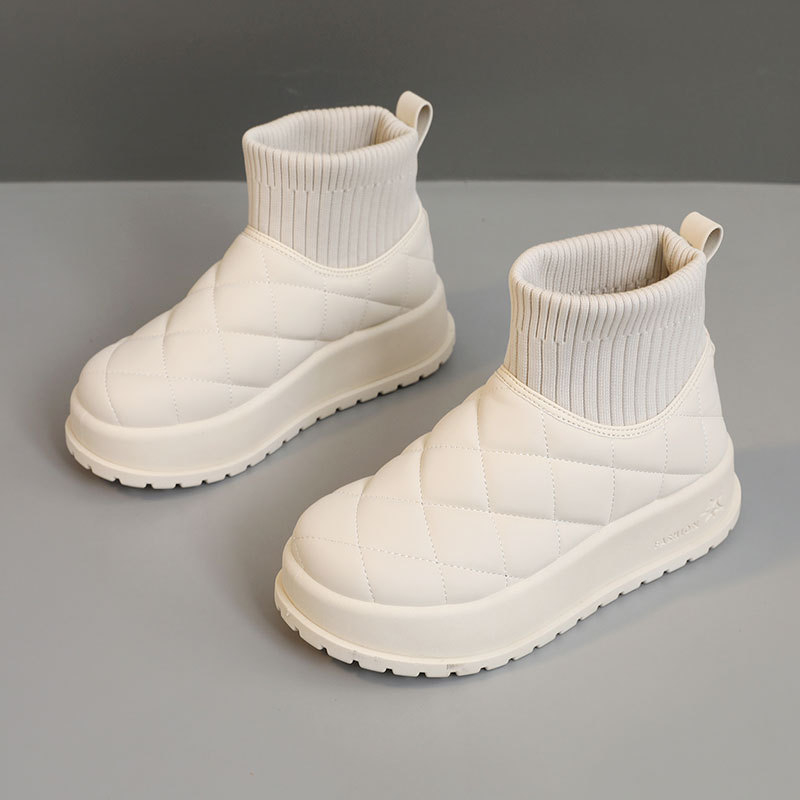 KT2819 Uued 2024. aasta sügis- ja talvepaksud ühevärvilised soojad puuvillased kingad, kõrge säärega naiste kingad, tudengitele mõeldud lihtsad fliisvoodriga kingad, suurenenud säärega