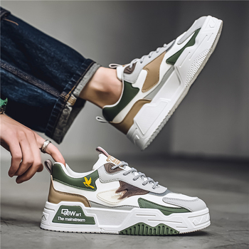 Vīriešu apavi 2024. gada jaunumi nišas Harajuku studentu ikdienas plakanie sporta apavi ar biezu zoli, paaugstinoši maizes apavi 46. izmērs