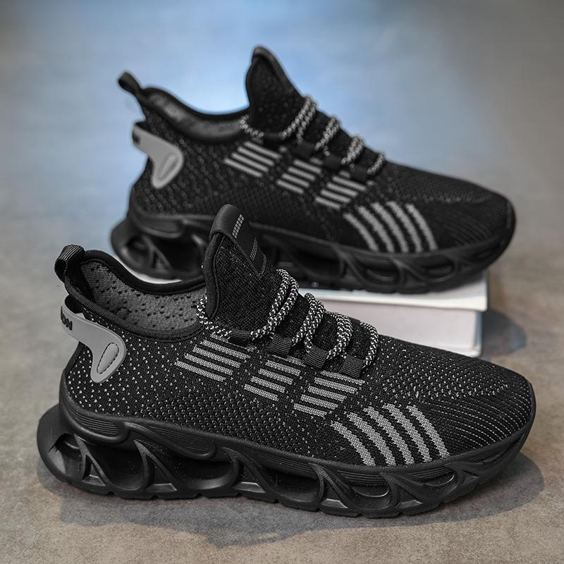 Piiriülesed suured meeste kingad 2025. aasta suvised uued sportlikud hingavad võrgust vabaajajalatsid meeste jooksujalatsite hulgimüük