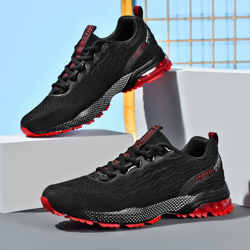 Väliskaubanduse pluss-suuruses meeste kingad kevadeks, uued lendava kootud kalasoomustega vabaaja trendikad õhkpadjaga reisikingad õuespordi jooksujalatsid meestele