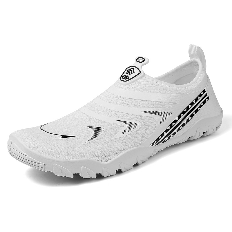 Uued välistingimustes kasutatavad kahlamisspordi jälgimisjalatsid siseruumides kasutatavad joogajalatsid rannaujumiseks mõeldud triivivad amfiibjalatsid