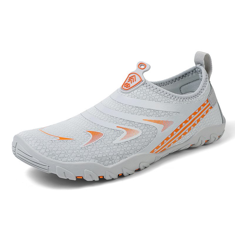 Uued välistingimustes kasutatavad kahlamisspordi jälgimisjalatsid siseruumides kasutatavad joogajalatsid rannaujumiseks mõeldud triivivad amfiibjalatsid