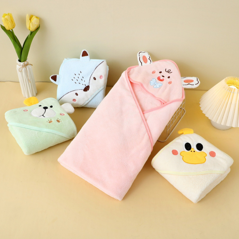 Koralinio aksomo vaikiškas rankšluostis, metmeniniu būdu megztas sustorintas kūdikio vokelis, naujagimio pledukas, animacinio filmuko gobtuvas, tinka visiems metų laikams