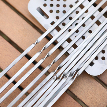 Õues kasutatavad puhtast titaanist grillipulgad, kodugrillivardad, kaasaskantavad telkimisgrilli tööriistad, vardad, niit, lame käepide