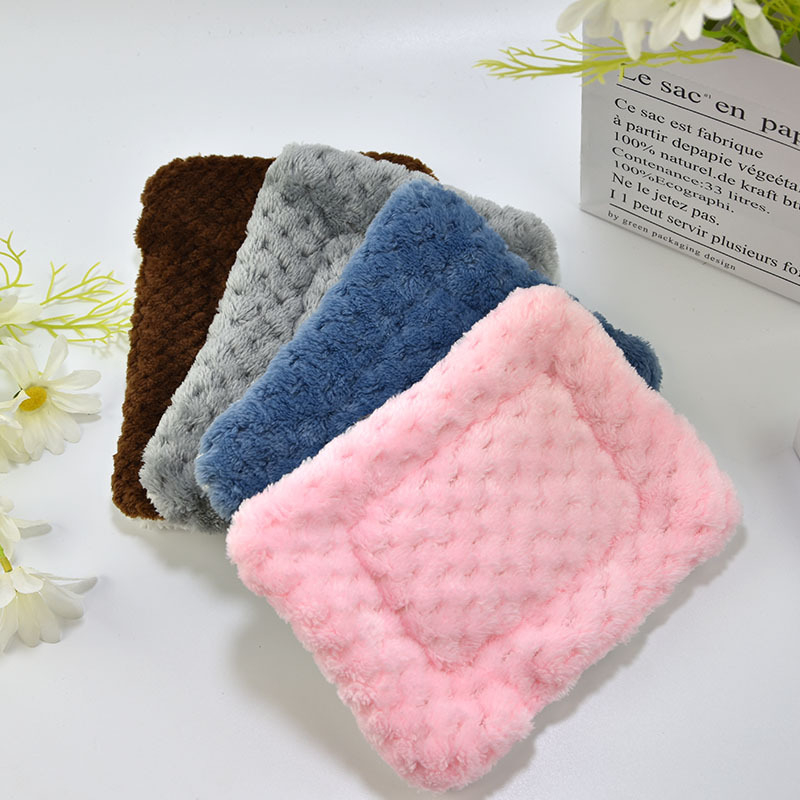 Lemmikloomapadi Lambavillast puuvillapadi Puuvillane pesa Küülikupesa Totoro hamster Hollandi siga Paksendatud soe pesapadi Küüliku puurimatt