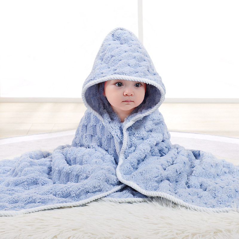 Vaikiškas rankšluostis, kūdikio apklotėlis, koralų spalvos aksominis gobtuvas, itin minkštas ir nepūkuojantis kūdikio chalatas, maudymosi įklotėlis ir apklotėlis