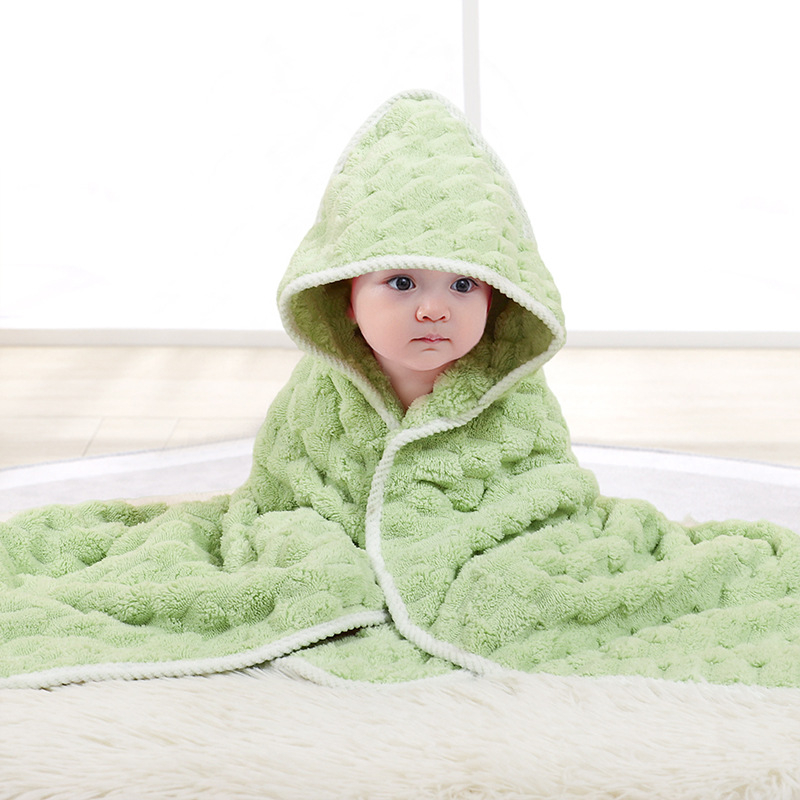 Vaikiškas rankšluostis, kūdikio apklotėlis, koralų spalvos aksominis gobtuvas, itin minkštas ir nepūkuojantis kūdikio chalatas, maudymosi įklotėlis ir apklotėlis