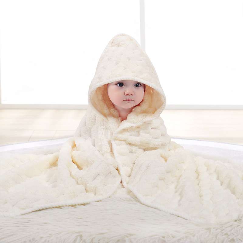 Vaikiškas rankšluostis, kūdikio apklotėlis, koralų spalvos aksominis gobtuvas, itin minkštas ir nepūkuojantis kūdikio chalatas, maudymosi įklotėlis ir apklotėlis