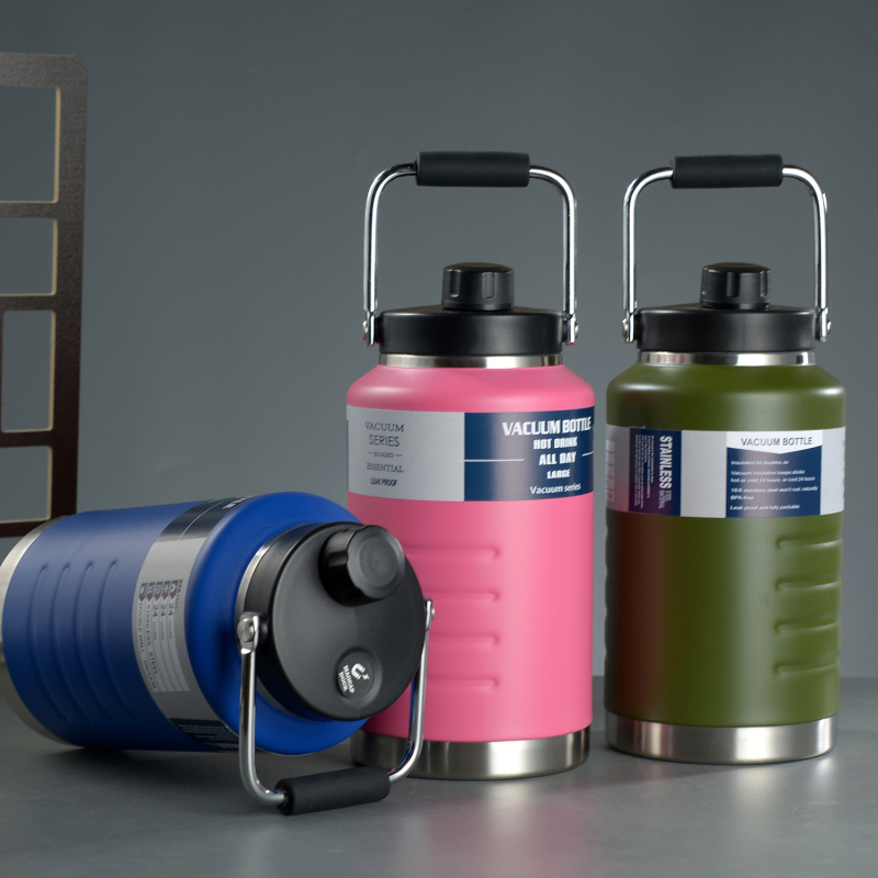 Piiriülene spetsiaalne 2-liitrine suure mahutavusega soojusisolatsiooniga veekeetja, 304 roostevabast terasest termoskruus, kaasaskantav spordiveekeetja, tonni-tonni ämber