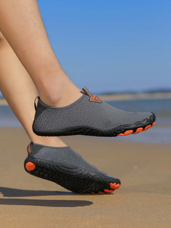 Jälgimisjalatsid meestele ja naistele, kiirelt kuivavad libisemiskindlad kahlamisjalatsid, siseruumidesse mõeldud treeningjalatsid, matkamiseks mõeldud naeltega matkajalatsid meres mängimiseks