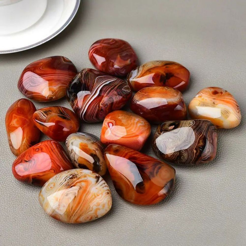 Suureteraline poleeritud kristall, veerev kivi, roheline dongling-ametüst, tiigrisilmakivi, punane ahhaat, kristall, originaalkivi, lõhnav kivi, kaunistus