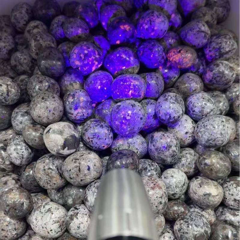 Suureteraline poleeritud kristall, veerev kivi, roheline dongling-ametüst, tiigrisilmakivi, punane ahhaat, kristall, originaalkivi, lõhnav kivi, kaunistus