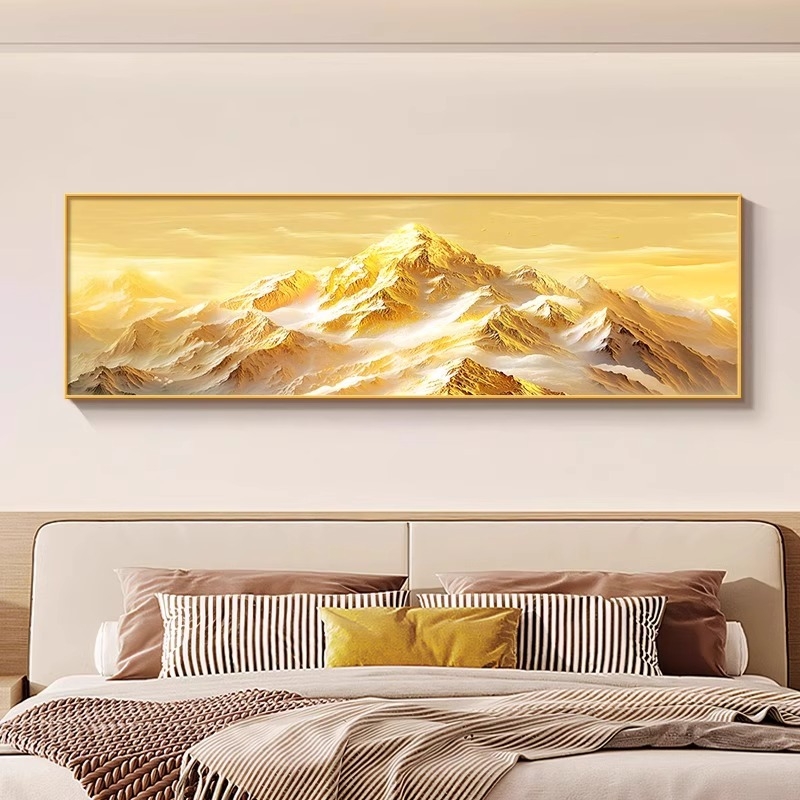 Päikesepaiste kuldse mäe kohal: luksuslik seinakunst elutoa diivani taustaks ja magamistoa seinavaibaks