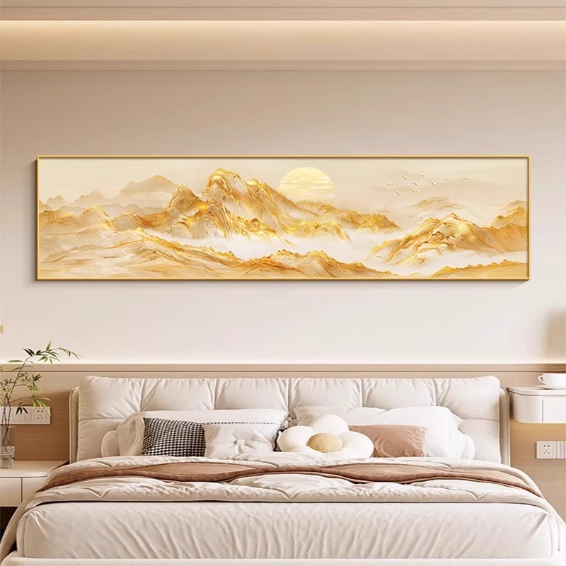 Päikesepaiste kuldse mäe kohal: luksuslik seinakunst elutoa diivani taustaks ja magamistoa seinavaibaks