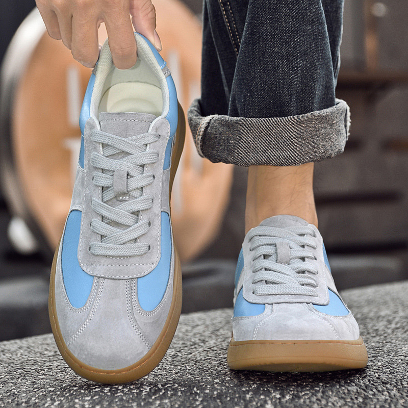 Viršutinio sluoksnio karvės odos treniruočių bateliai vyrams, aukštos kokybės, siūti karvės odos padu, patogūs, kvėpuojantys sportiniai laisvalaikio vyriški riedlenčių bateliai.