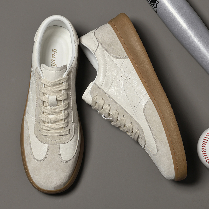 Viršutinio sluoksnio karvės odos treniruočių bateliai vyrams, aukštos kokybės, siūti karvės odos padu, patogūs, kvėpuojantys sportiniai laisvalaikio vyriški riedlenčių bateliai.