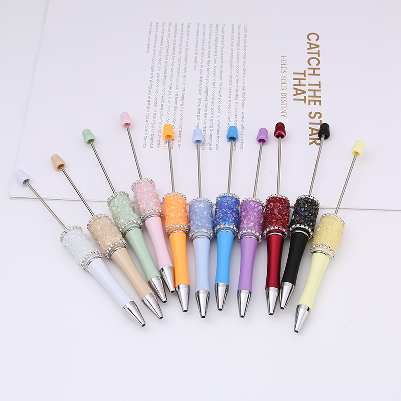 raktáron nagykereskedelmi határokon átnyúló kristály kavics golyóstoll barkácsoláshoz kézzel készített fúró gyöngyös toll regény aranyos műanyag toll