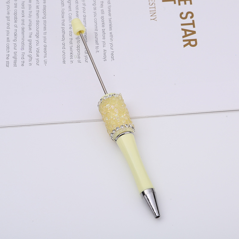raktáron nagykereskedelmi határokon átnyúló kristály kavics golyóstoll barkácsoláshoz kézzel készített fúró gyöngyös toll regény aranyos műanyag toll