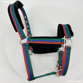 Hoidmisrihmad, täispikk jahvatuskindel puurikomplekt, ratsavarustus, poni suuruses kraan, professionaalsed jahvatuskindlad valjad