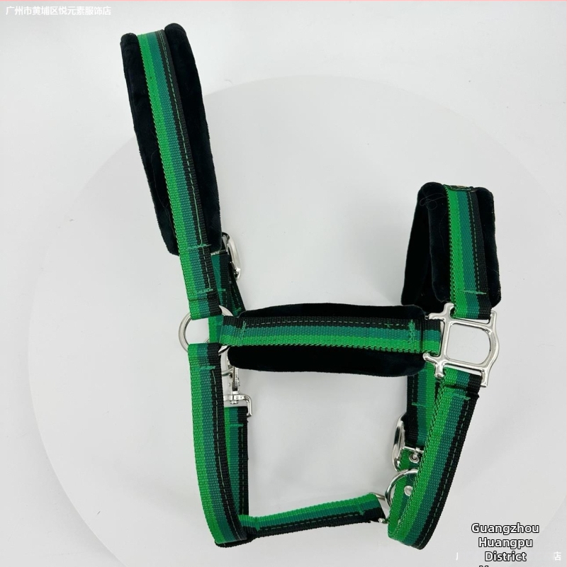 Hoidmisrihmad, täispikk jahvatuskindel puurikomplekt, ratsavarustus, poni suuruses kraan, professionaalsed jahvatuskindlad valjad