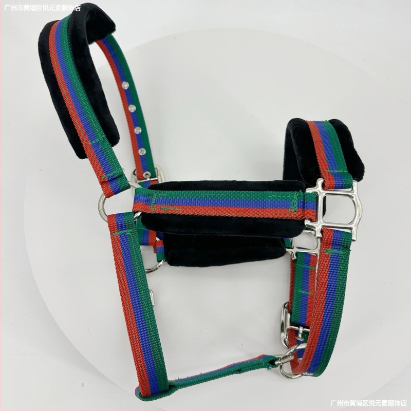 Hoidmisrihmad, täispikk jahvatuskindel puurikomplekt, ratsavarustus, poni suuruses kraan, professionaalsed jahvatuskindlad valjad