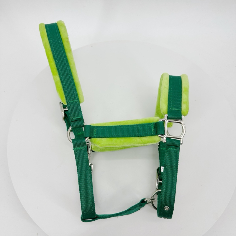 Hoidmisrihmad, täispikk jahvatuskindel puurikomplekt, ratsavarustus, poni suuruses kraan, professionaalsed jahvatuskindlad valjad