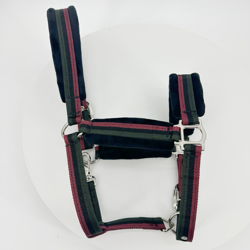 Hoidmisrihmad, täispikk jahvatuskindel puurikomplekt, ratsavarustus, poni suuruses kraan, professionaalsed jahvatuskindlad valjad