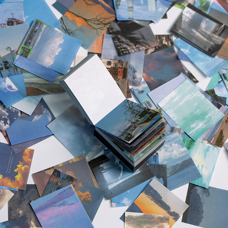 400 lapų nesikartojančios medžiagos, užrašų knygelė, koliažas, nelipnus popierius su sieros rūgštimi, specialus popierius, retro stiliaus anoniminis paštas.