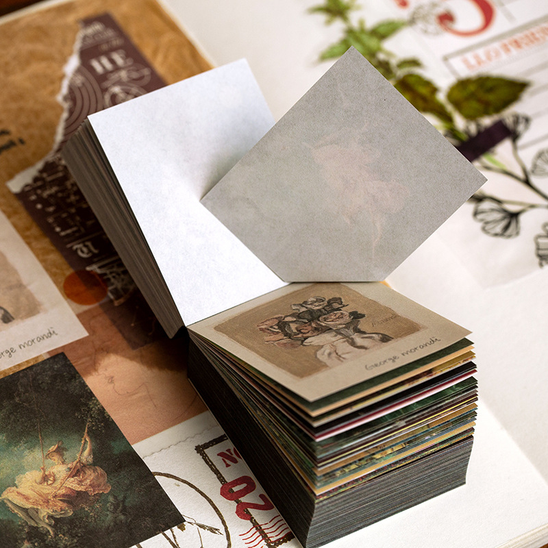 400 lapų nesikartojančios medžiagos, užrašų knygelė, koliažas, nelipnus popierius su sieros rūgštimi, specialus popierius, retro stiliaus anoniminis paštas.