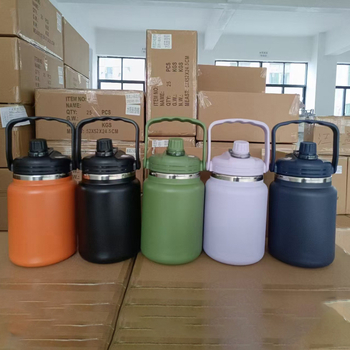 Amazon θερμός εξωτερικού χώρου μεγάλης χωρητικότητας φορητό θερμός κενού από ανοξείδωτο ατσάλι 304, βολικό ποτήρι αυτοκινήτου με άχυρο