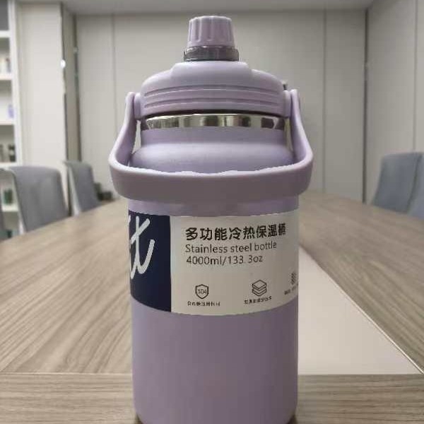 Amazoni suure mahutavusega kaasaskantav termos 304 roostevabast terasest vaakumtermoskruus mugav õlgklaasiga autosse