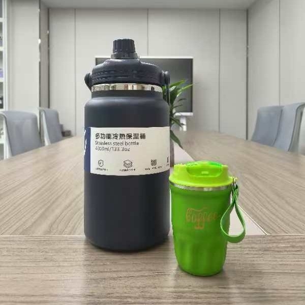 Amazoni suure mahutavusega kaasaskantav termos 304 roostevabast terasest vaakumtermoskruus mugav õlgklaasiga autosse